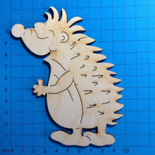 Lade das Bild in den Galerie-Viewer, Igel mit geschlossenen Augen aus Holz