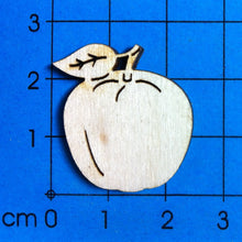 Lade das Bild in den Galerie-Viewer, Apfel aus Holz