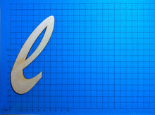 Lade das Bild in den Galerie-Viewer, Buchstaben in Schreibschrift 15cm aus Holz