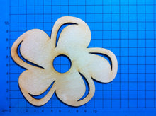 Lade das Bild in den Galerie-Viewer, Blumenblüte aus Holz