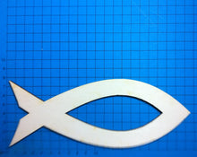 Lade das Bild in den Galerie-Viewer, Fische mit Ausschnitt aus Holz Geschenke zur Taufe, Einladungskarten basteln, Holzteile zur Taufe, Holzteile für Kommunion, Holzteilchen zur Deko, Holzteile für Konfirmation, Fische aus Holz, Kelche aus Holz, Holzteile für Firmung, Holzteile zum Selbstgestalten, Tischdeko Selbermachen, Holzkreuze, Holzfische, Puzzlekreuz, Holzteile für alle Anlässe,  Puzzlekreuz, Holzteile für Kommunion, Tischdeko Selbermachen, Holzteilchen zur Deko, Holzkreuze, Holzteile für Konfirmation, Holzfische, Geschenke zur Taufe,