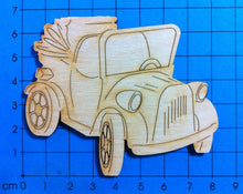 Lade das Bild in den Galerie-Viewer, Oldtimer aus Holz