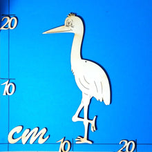 Lade das Bild in den Galerie-Viewer, Storch stehend aus Holz