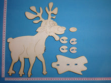 Lade das Bild in den Galerie-Viewer, Elch röhrend aus Holz zum Hinstellen