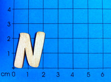Lade das Bild in den Galerie-Viewer, Buchstaben in 2,3cm aus Holz