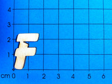 Lade das Bild in den Galerie-Viewer, Buchstaben in 2,3cm aus Holz