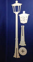 Lade das Bild in den Galerie-Viewer, Strassenlaterne zum Stellen aus Holz Holzbemalenacryl, Laterne für Landschaften, Basteln mit Holzteile, Basteln mit Holzteile, Holzbemalen, Basteln Ideen, Holzteilebemalen, Bastelnmitholz, Laterne zum Bemalen, Laterne Holzteile, Holzkunst, Laterne zum Basteln, Strassenlaterne bastel Idee, Holzteile, Holzideen , Basteln mit Holz für Kinder, Strssenlaterne, Laterne Holzteile, Strassenlaterne bastel Idee, Basteln mit Holz für Kinder, Laterne zum Bemalen, Holzbemalenacryl, Basteln mit Holzteile, Bastelnmitho