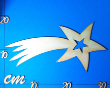 Lade das Bild in den Galerie-Viewer, Kometen mit Löcher aus Holz