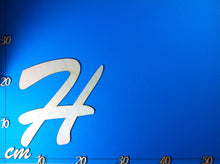 Lade das Bild in den Galerie-Viewer, Buchstaben in Schreibschrift 20cm aus Holz