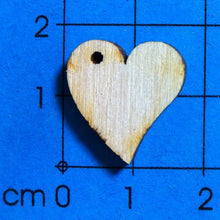 Lade das Bild in den Galerie-Viewer, 1,6cm 1Loch Herzen als Geldgeschenke, Hochzeitsdeko aus Holz, Herzen zum Kartengestalten, Holzbasteln, Holzteile für Hochzeit, Holzteile, Bastelideen mit Herzen, Streuteileherzen, Holzteilchen Herzen, Herzen als Streudeko, Herzen aus Holz, Basteln mit Herzen, Herzen zum Basteln, Herzen als Tischkarten,  Bastelideen mit Herzen, Herzen als Tischkarten, Herzen als Geldgeschenke, Streuteileherzen, Herzen zum Basteln, Basteln mit Herzen, Holzteilchen Herzen, Holzbasteln, Holzteile für Hochzeit, Herzen zum Karte