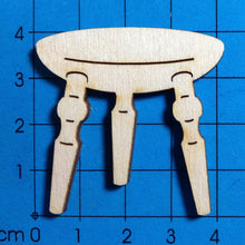 Lade das Bild in den Galerie-Viewer, Melkschemel aus Holz