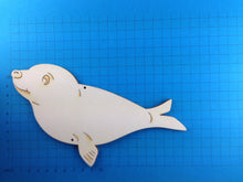 Lade das Bild in den Galerie-Viewer, Robben aus Holz