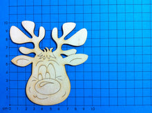 Lade das Bild in den Galerie-Viewer, Rentierkopf aus Holz