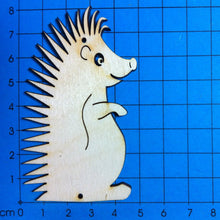 Lade das Bild in den Galerie-Viewer, Igel aus Holz
