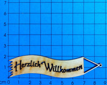 Lade das Bild in den Galerie-Viewer, Fliegerbanner aus Holz mit verschieden Texten