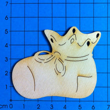 Lade das Bild in den Galerie-Viewer, Babyschuh gerade aus Holz