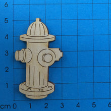 Lade das Bild in den Galerie-Viewer, Hydrant aus Holz