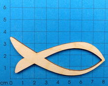 Lade das Bild in den Galerie-Viewer, Fisch modern mit Ausschnitt aus Holz Holzteile zum Selbstgestalten, Holzkreuze, Holzteile für Konfirmation, Puzzlekreuz, Einladungskarten basteln, Geschenke zur Taufe, Holzfische, Holzteilchen zur Deko, Holzteile für Kommunion, Kelche ausholz, Fische aus Holz, Holzteile für Firmung, Tischdeko Selbermachen, Holzteile für alle Anlässe, Holzteile zur Taufe,  Holzteile für Firmung, Holzteile zur Taufe, Holzteile für Konfirmation, Holzfische, Fische aus Holz, Kelche ausholz, Einladungskarten basteln, Holzteile