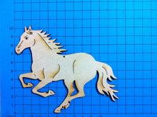 Lade das Bild in den Galerie-Viewer, springendes Pferd aus Holz