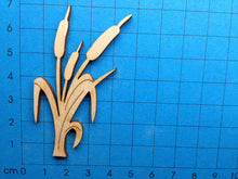 Lade das Bild in den Galerie-Viewer, Schilf mit 3 Kolben aus Holz