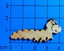 Lade das Bild in den Galerie-Viewer, Raupe aus Holz