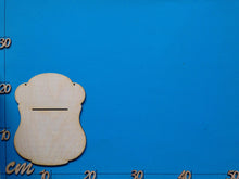 Lade das Bild in den Galerie-Viewer, Schild antik mit Schlitz aus Holz