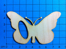 Lade das Bild in den Galerie-Viewer, Serviettenring aus Holz in verschiedenen Formen