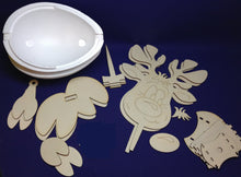 Lade das Bild in den Galerie-Viewer, Rentier aus Holz und Styropor