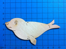 Lade das Bild in den Galerie-Viewer, Robben aus Holz