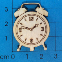 Lade das Bild in den Galerie-Viewer, Wecker aus Holz