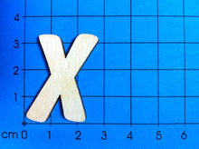 Lade das Bild in den Galerie-Viewer, Buchstaben in 3,3cm aus Holz