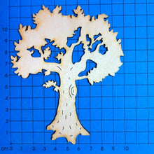 Lade das Bild in den Galerie-Viewer, Baum / Obstbaum mit Laub aus Holz