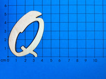 Lade das Bild in den Galerie-Viewer, Buchstaben in Schreibschrift 5cm aus Holz