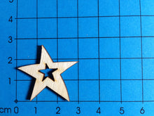 Lade das Bild in den Galerie-Viewer, Stern mit Stern aus Holz