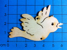 Lade das Bild in den Galerie-Viewer, Kleiner fliegender Vogel aus Holz