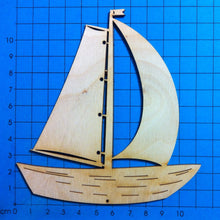 Lade das Bild in den Galerie-Viewer, Boot mit Spinnaker aus Holz