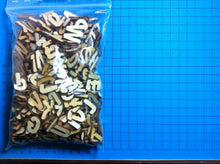 Lade das Bild in den Galerie-Viewer, Buchstaben in 3,3cm aus Holz