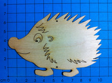 Lade das Bild in den Galerie-Viewer, Igel laufend aus Holz