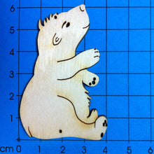 Lade das Bild in den Galerie-Viewer, Eisbär sitzend aus Holz