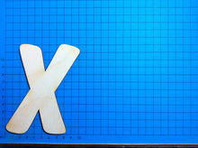 Lade das Bild in den Galerie-Viewer, Buchstaben in 12cm aus Holz