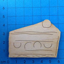 Lade das Bild in den Galerie-Viewer, Tortenstück aus Holz