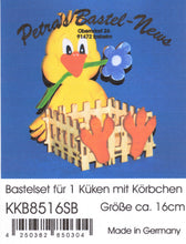 Lade das Bild in den Galerie-Viewer, Küken mit Körbchen aus Holz