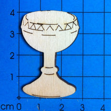Lade das Bild in den Galerie-Viewer, Kelch ohne Hostie aus Holz