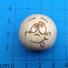 Lade das Bild in den Galerie-Viewer, Holzkugeln mit Gesicht (25mm)