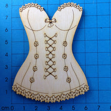 Lade das Bild in den Galerie-Viewer, Korsage aus Holz Basteln mit Kindern, Nähstube Basteln, Türschilder basteln, Basteln mit Holz, #Nähmaschinengarnspule zum Basteln, Ideen aus Holz für Kinderzimmer, Nähstube diy mit Zubehör, Holzteilchen zum Anmalen, Holzteile bemalen, Schneiderwerkstatt zum Bemalen, Holzteile bemalen, Basteln mit Holz, Ideen aus Holz für Kinderzimmer, Schneiderwerkstatt zum Bemalen, #Nähmaschinengarnspule zum Basteln, Nähstube diy mit Zubehör, Türschilder basteln, Basteln mit Kindern, Holzteilchen zum Anmalen, Nähstube Ba