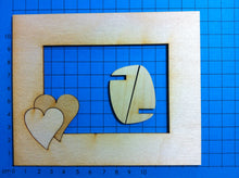 Lade das Bild in den Galerie-Viewer, Rahmen mit Herz aus Holz