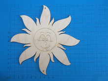Lade das Bild in den Galerie-Viewer, Sonne mit Gesicht und herausgestreckter Zunge aus Holz Sonne mit Gesicht, Sonne zum Basteln, Sonne zum Bemalen, Sonne für Kinder, Sonnen Fensterdeko, Sonnealsknopf, Sonne zum Kartengestalten, Sonne aus Holz, Sonne zum Kartengestalten, Sonne aus Holz, Sonne für Kinder, Sonne zum Basteln, Sonne mit Gesicht, Sonnen Fensterdeko, Sonnealsknopf, Sonne zum Bemalen, SOH 7316