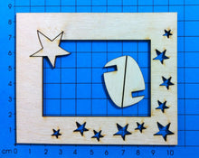 Lade das Bild in den Galerie-Viewer, Rahmen aus Holz mit Stern und Sterne aus Holz