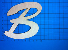 Lade das Bild in den Galerie-Viewer, Buchstaben in Schreibschrift 10cm aus Holz