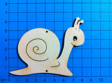 Lade das Bild in den Galerie-Viewer, Schnecke aus Holz